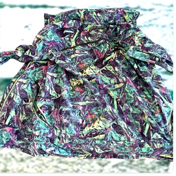 Lululemon Miss Misty II Iridescent Multi Colors! Multi purpose jacket - Picture 3 of 5